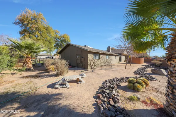 $1,490,000 | 2718 East Campo Bello Drive, Phoenix, AZ 85032