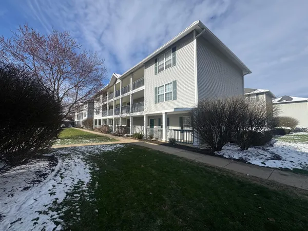 $78,900 | 15 South Shafer Street, Unit 510, Athens, OH 45701