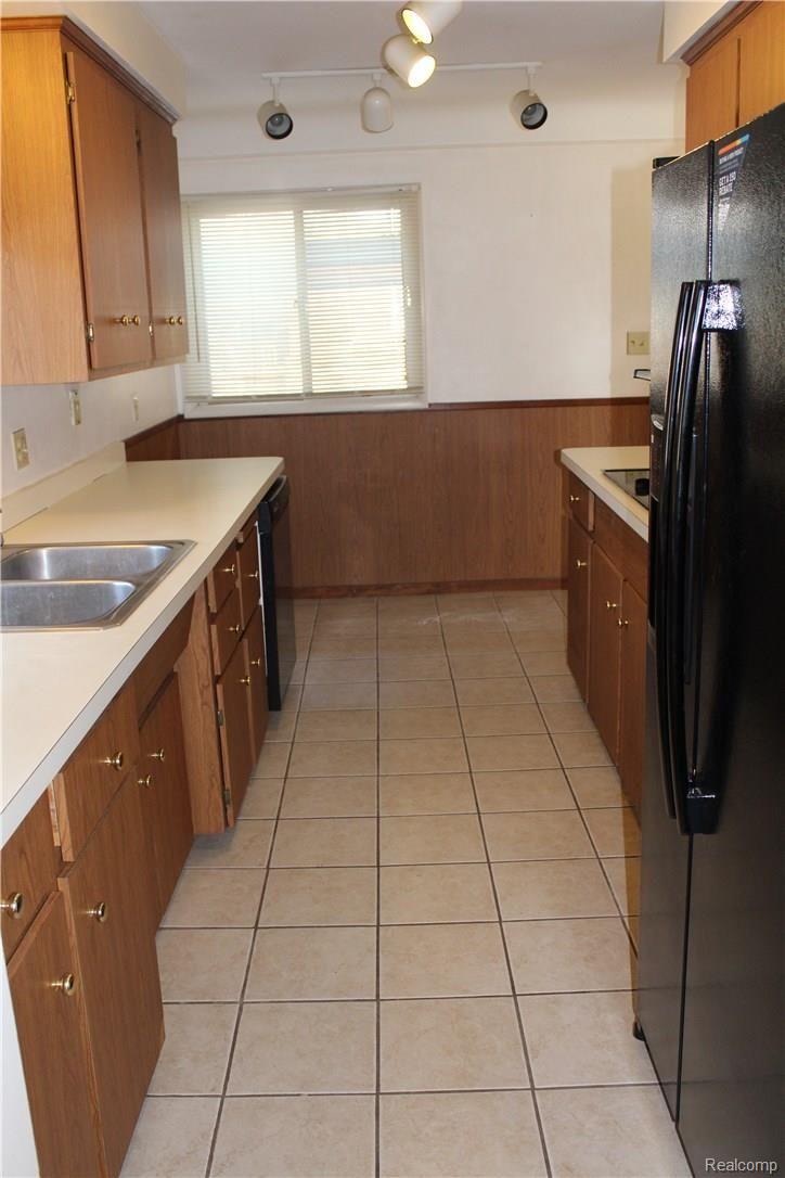 28391 Bay Tree Road Farmington, MI 48334 - Photo 36 of 74 IMG_0071.JPG