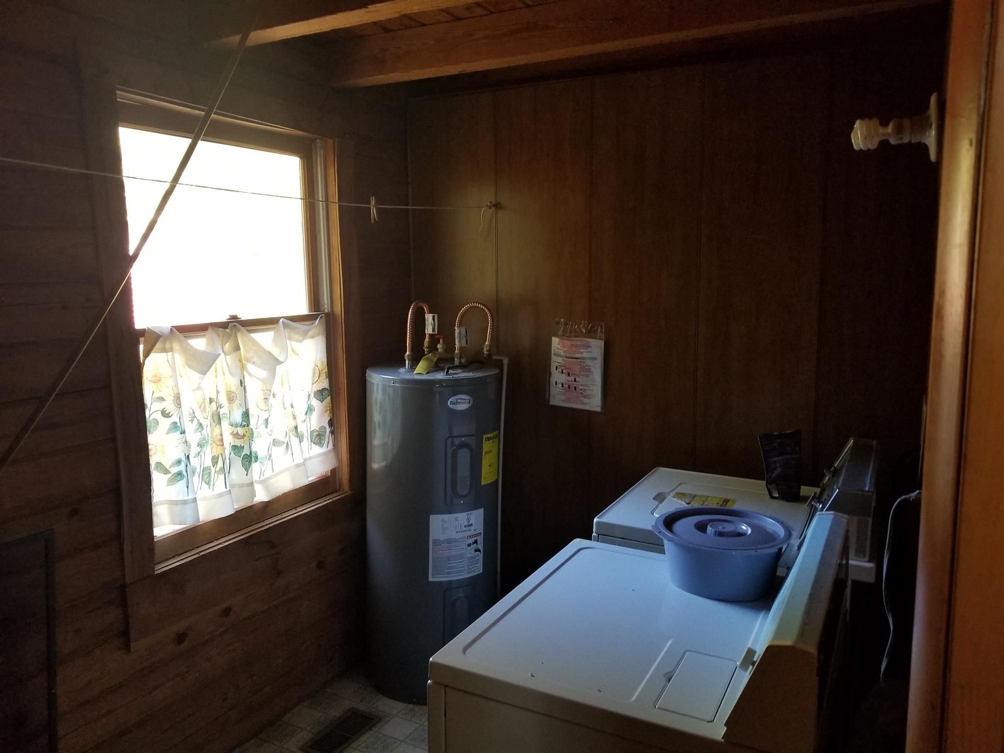 242 Brushy Road Centerville, TN 37033 - Photo 8 of 10 Utility room