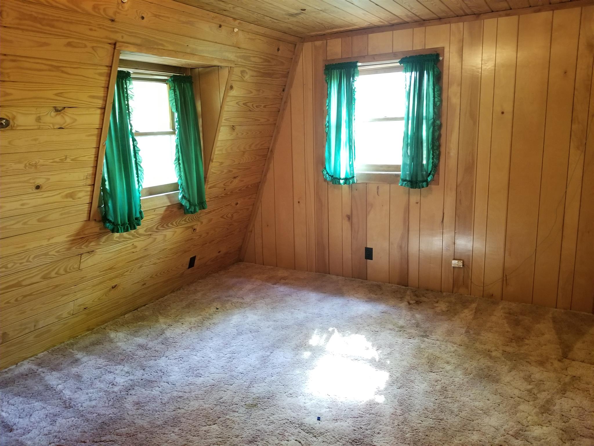 242 Brushy Road Centerville, TN 37033 - Photo 9 of 10 Master bed