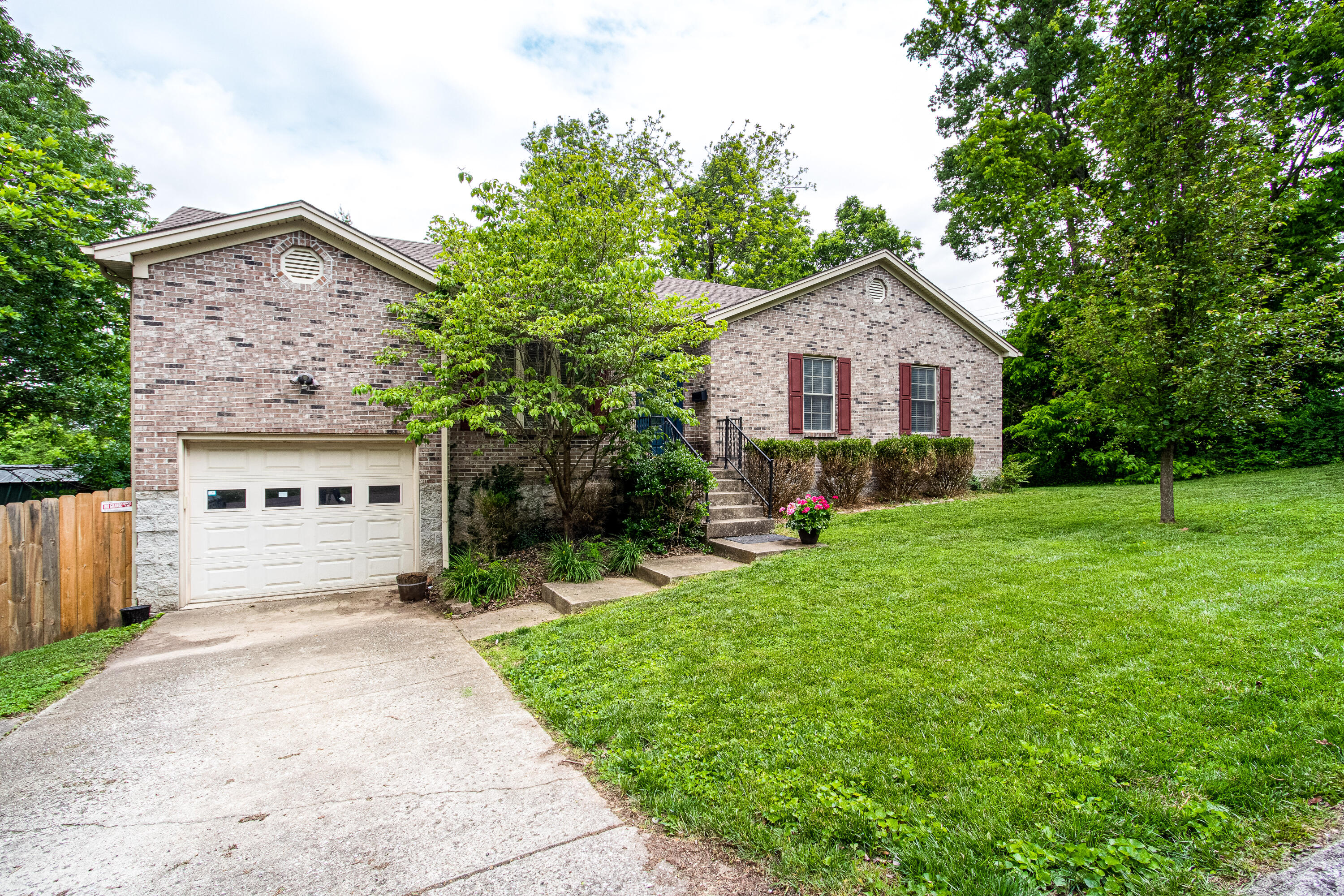 166 Ringo Avenue Frankfort, KY 40601 - Photo 2 of 43 _MG_5814-Edit