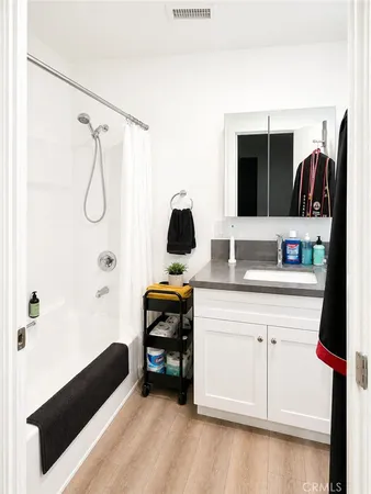 $3,560 | 611 West Walnut Avenue, Orange, CA 92868