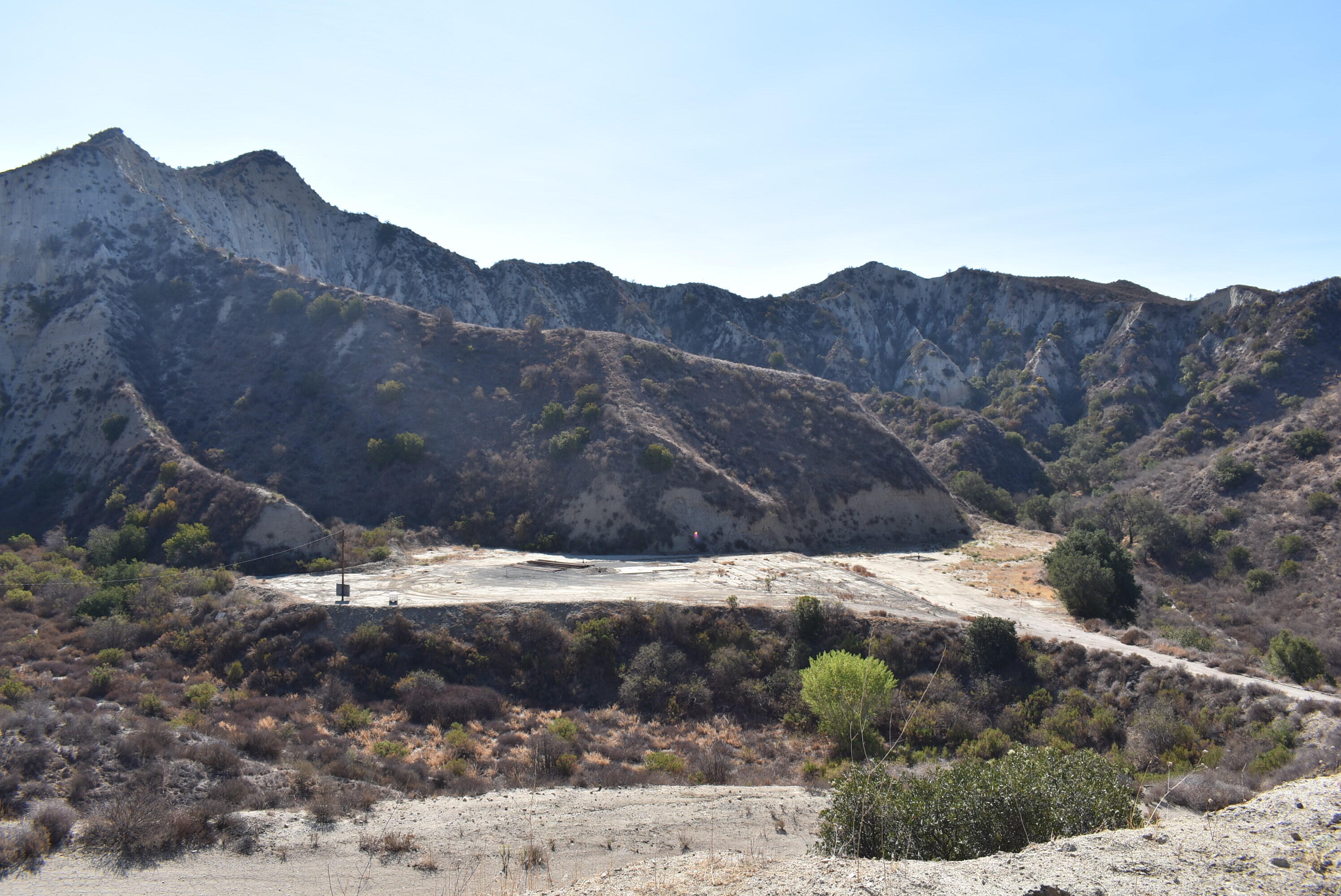 Hasley Canyon Road Castaic, CA 91384 - Photo 12 of 34 a view of a house with a mountain and a forest