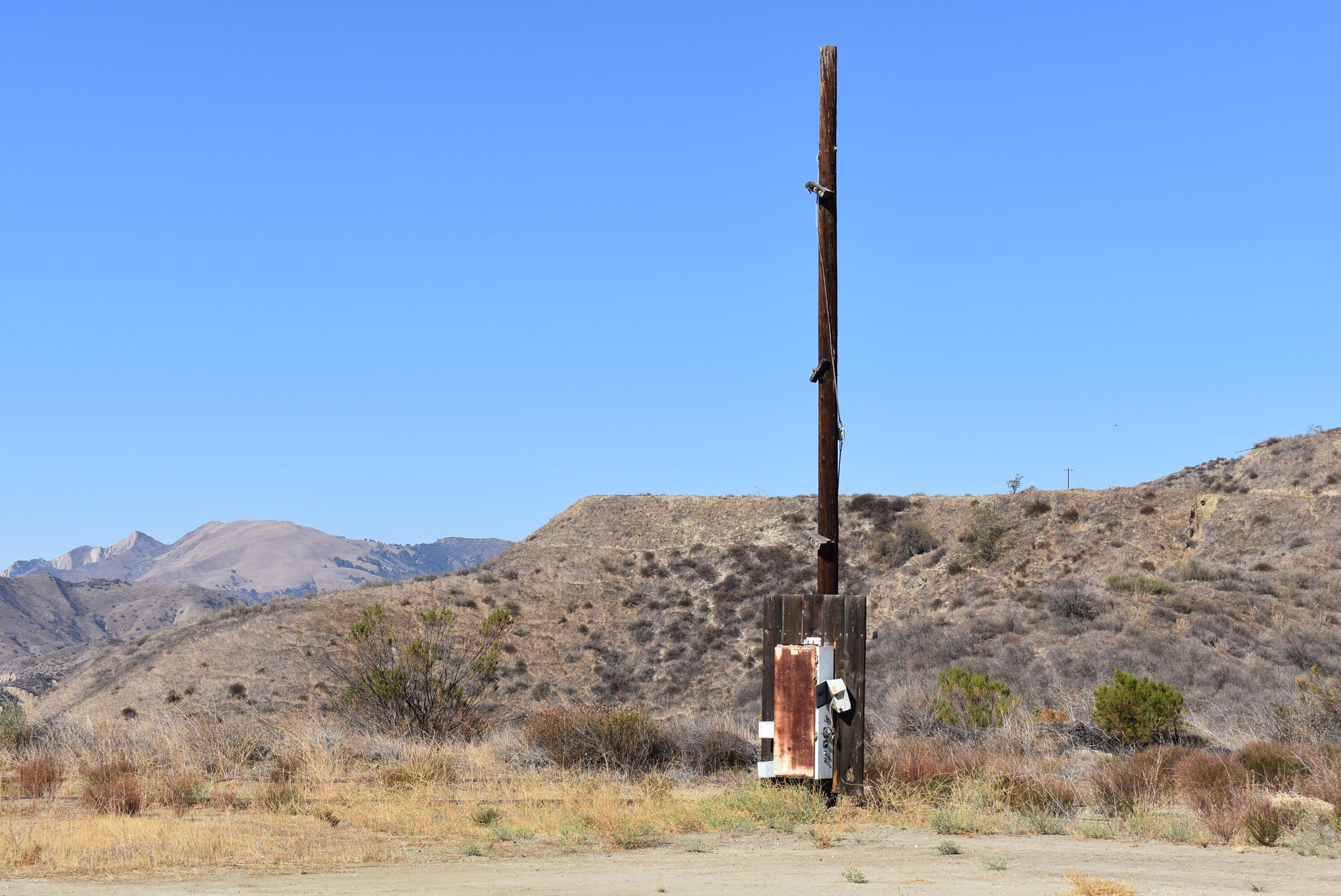 Hasley Canyon Road Castaic, CA 91384 - Photo 15 of 34 a front view of a house with a mountain
