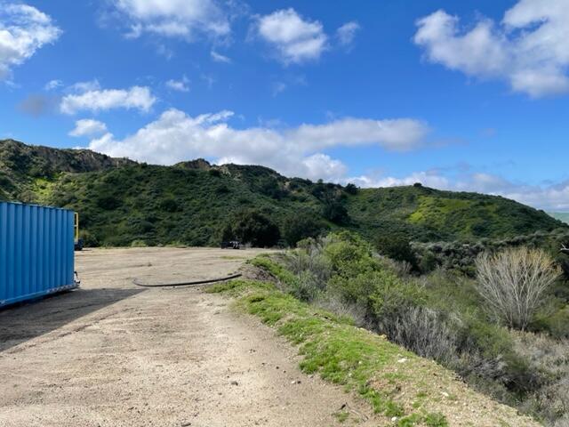 Hasley Canyon Road Castaic, CA 91384 - Photo 30 of 34 a view of a yard with mountain view