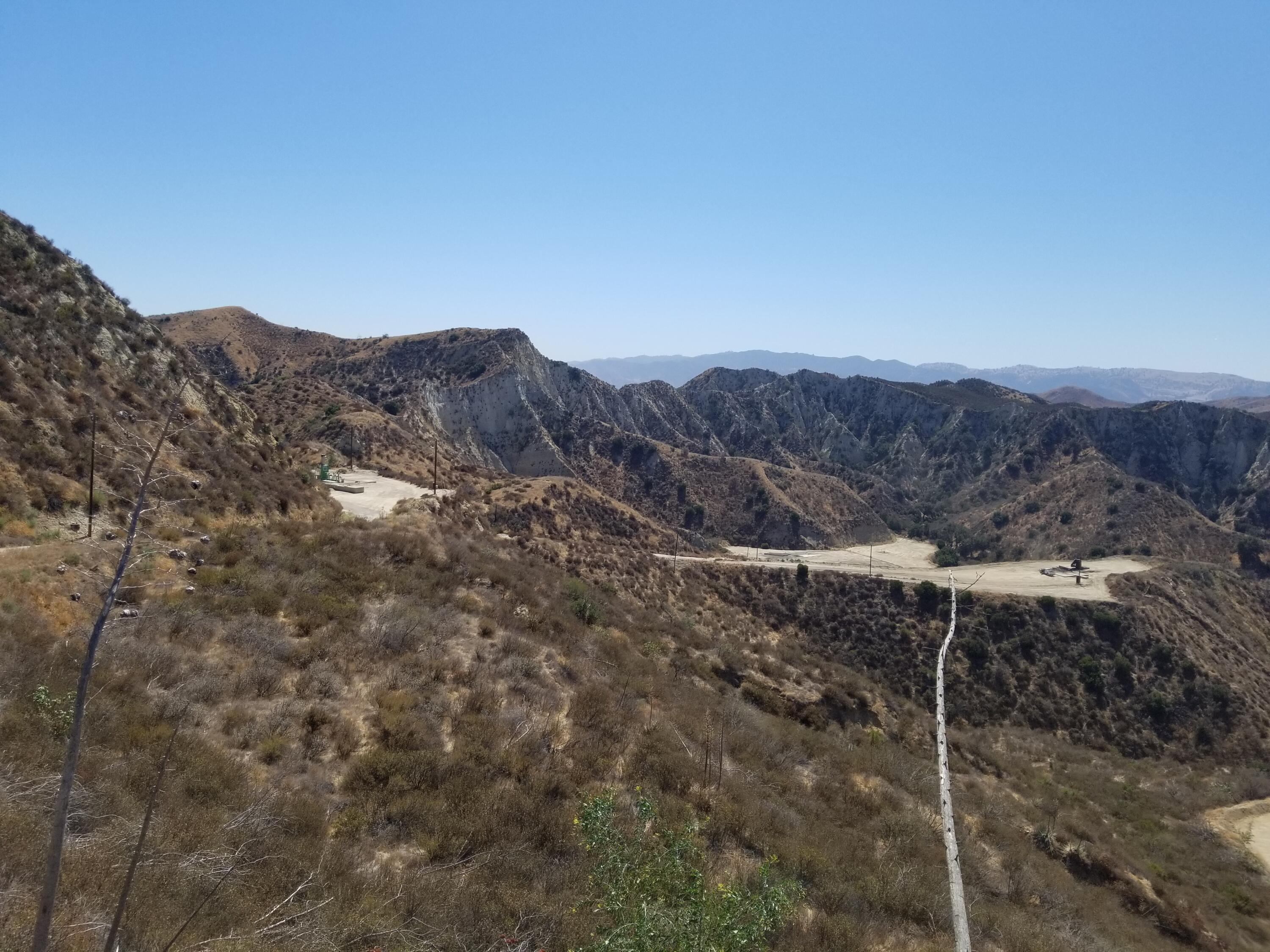 Hasley Canyon Road Castaic, CA 91384 - Photo 4 of 34 a view of a backyard
