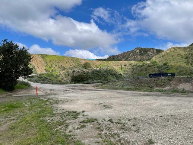 Hasley Canyon Road Castaic, CA 91384 - Photo 33 of 34 a view of a yard with a tree