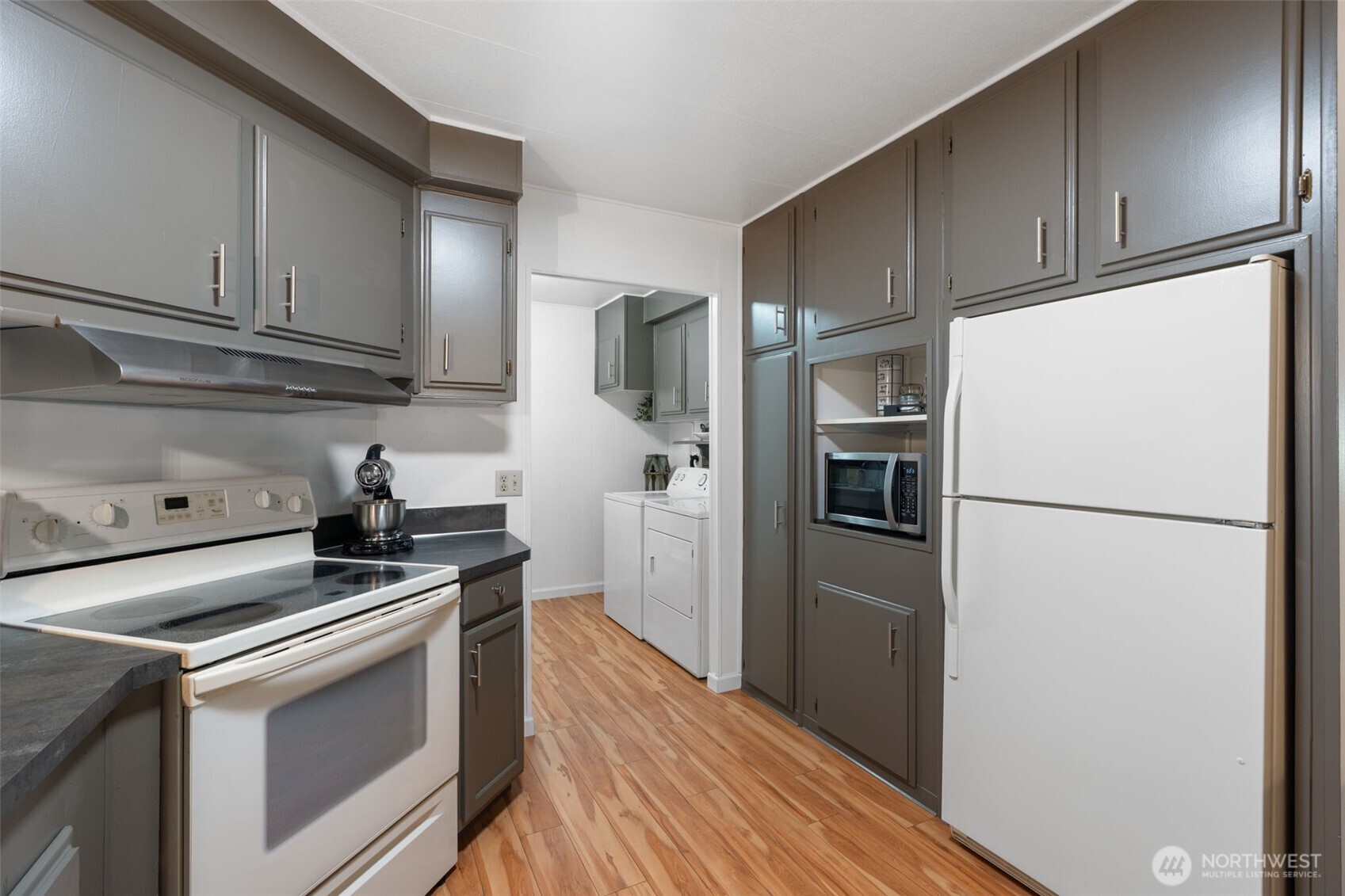 5516 Chelan Lane Southeast Lacey, WA 98503 - Photo 13 of 40