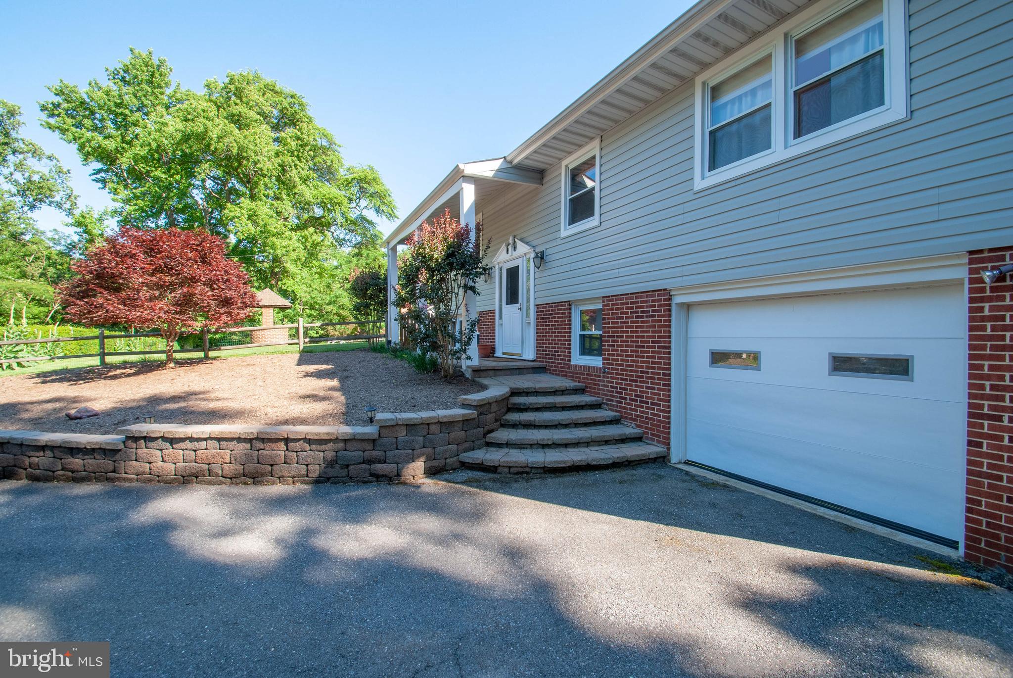 1491 Wakefield Road Edgewater, MD 21037 - Photo 2 of 37 Driveway View