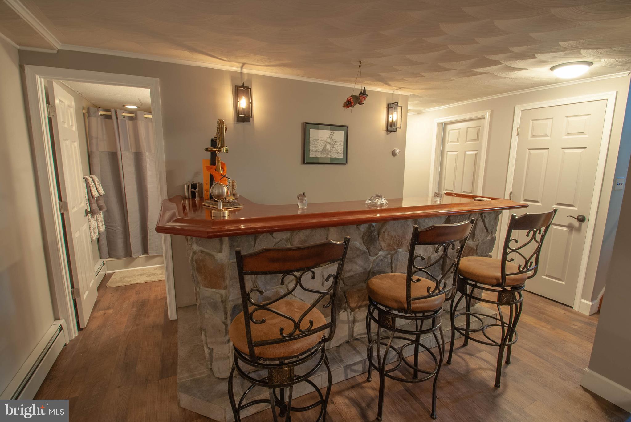 1491 Wakefield Road Edgewater, MD 21037 - Photo 21 of 37 Bar