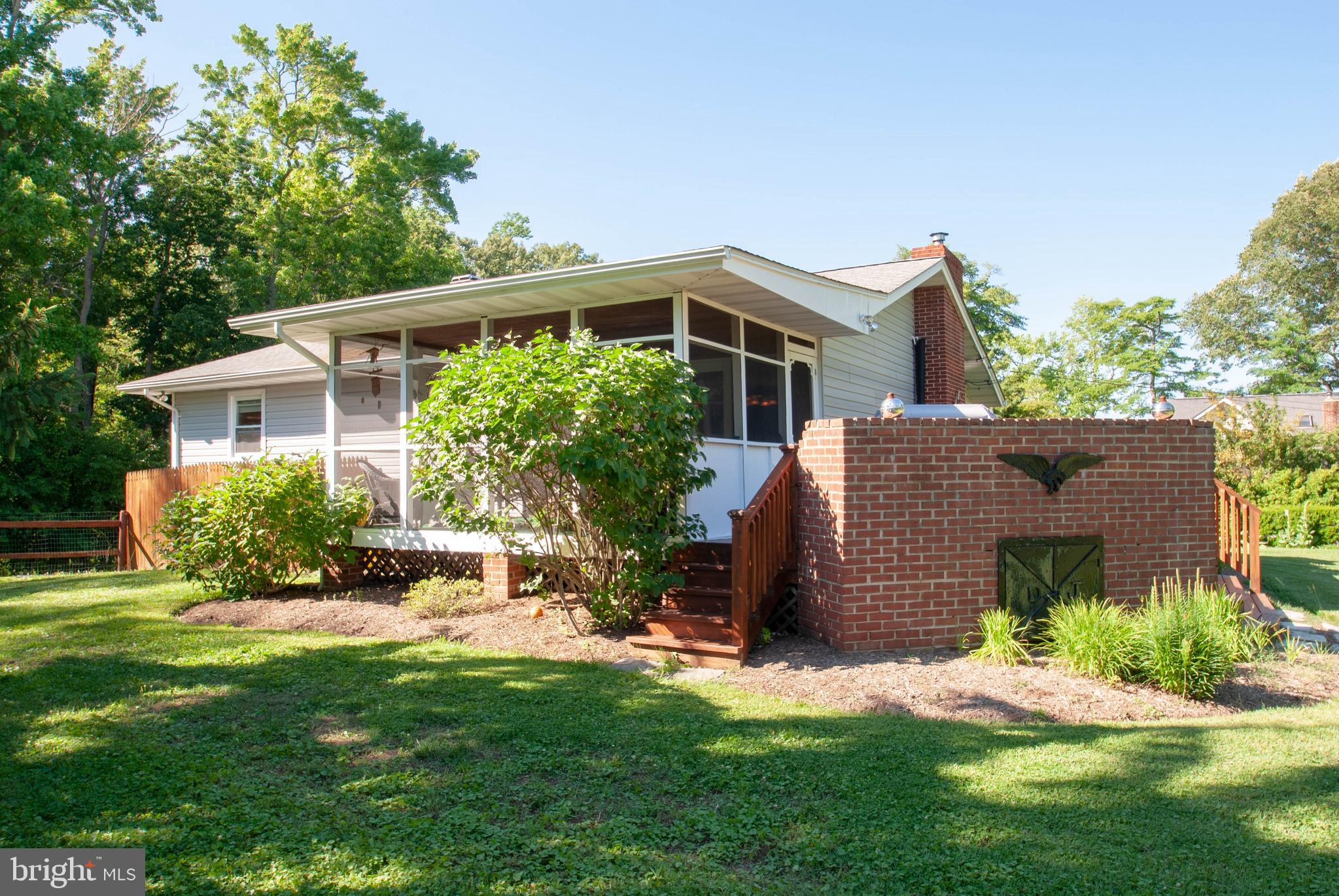 1491 Wakefield Road Edgewater, MD 21037 - Photo 29 of 37 Side View