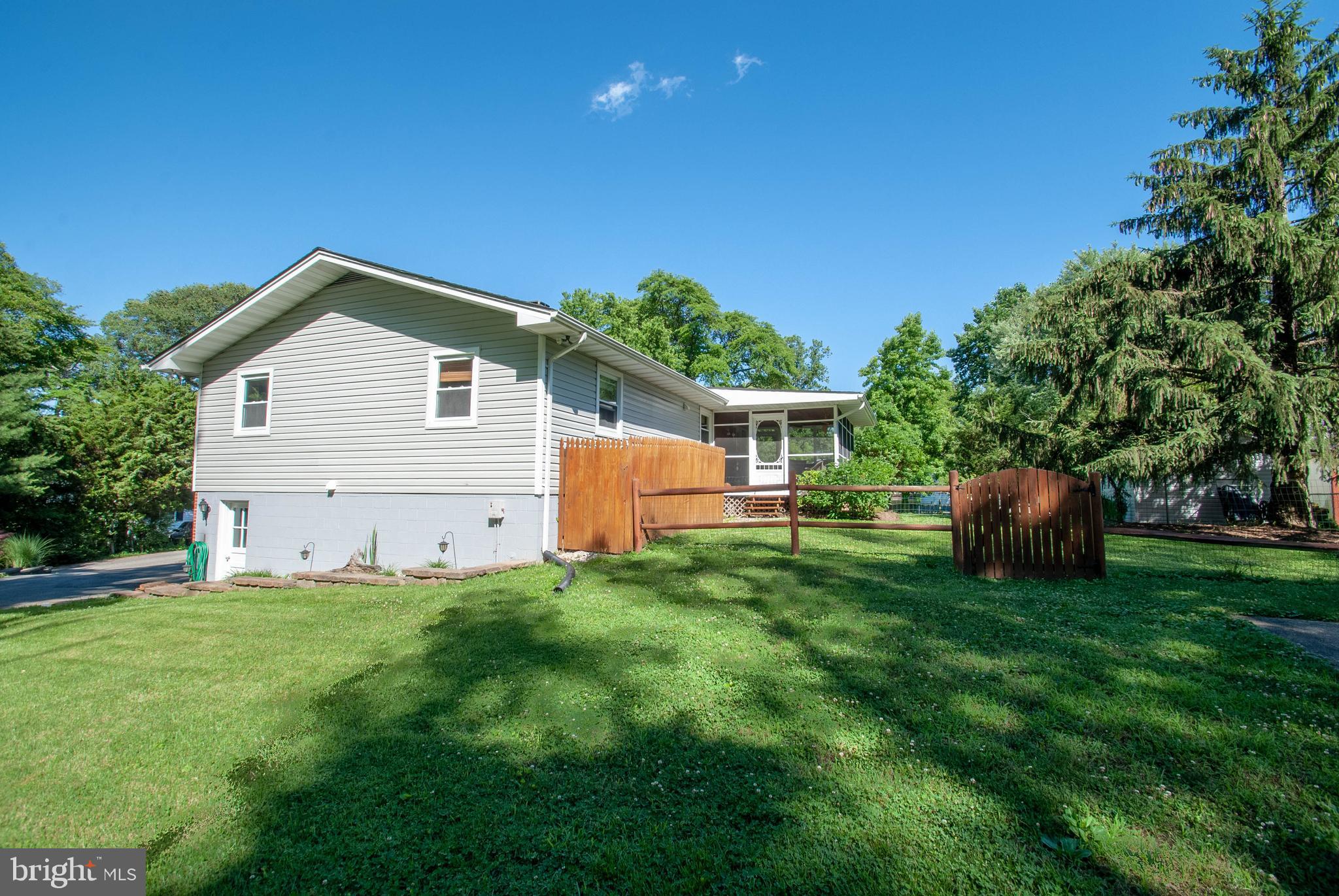 1491 Wakefield Road Edgewater, MD 21037 - Photo 32 of 37 View of Yard