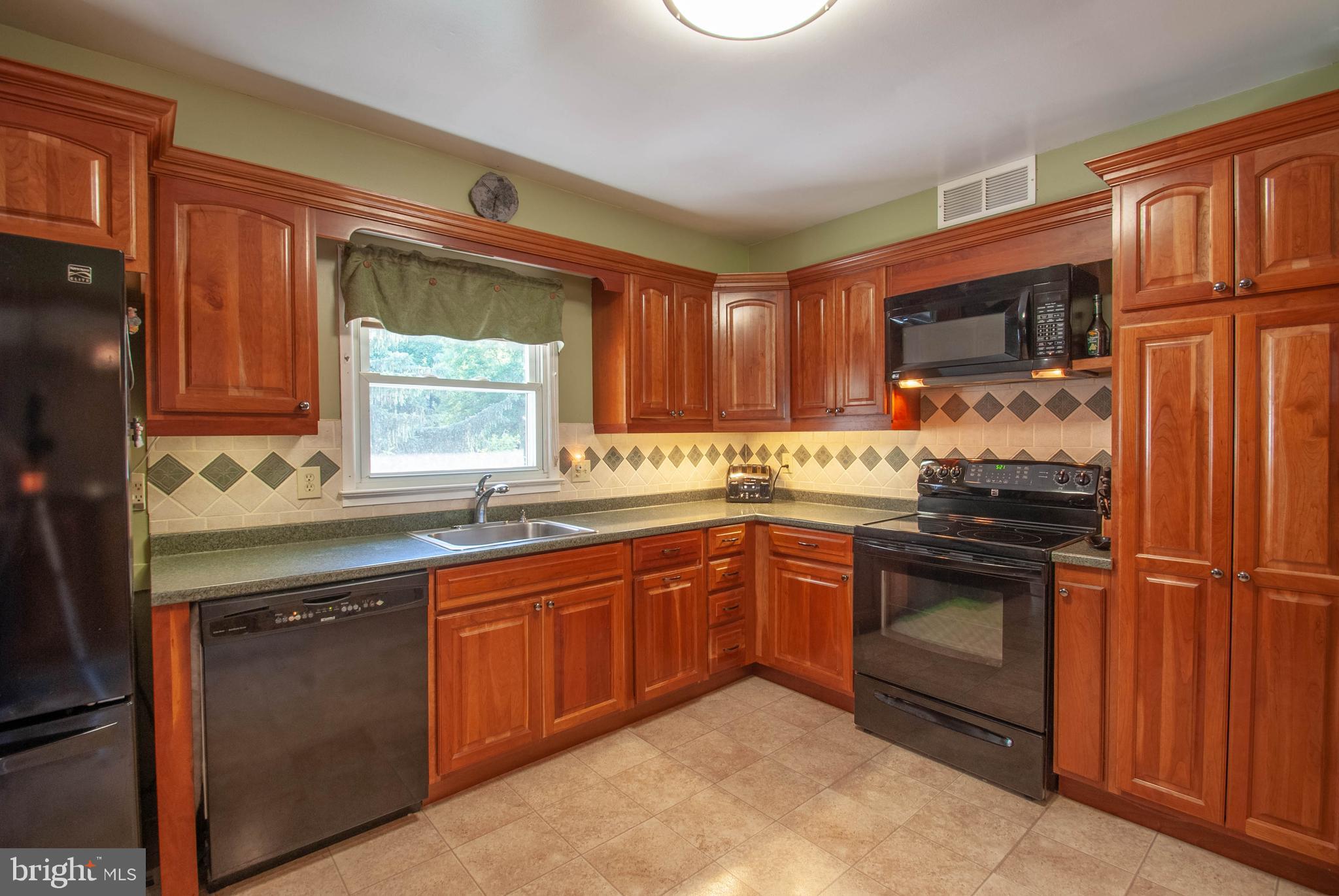 1491 Wakefield Road Edgewater, MD 21037 - Photo 8 of 37 Lots of Cabinet Space
