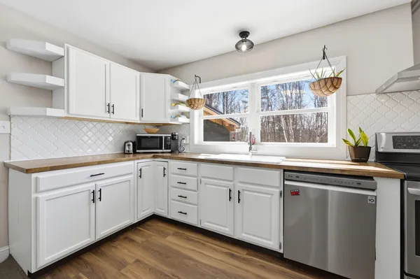$299,000 | 102 Harlow Hill Road, Mexico, ME 04257