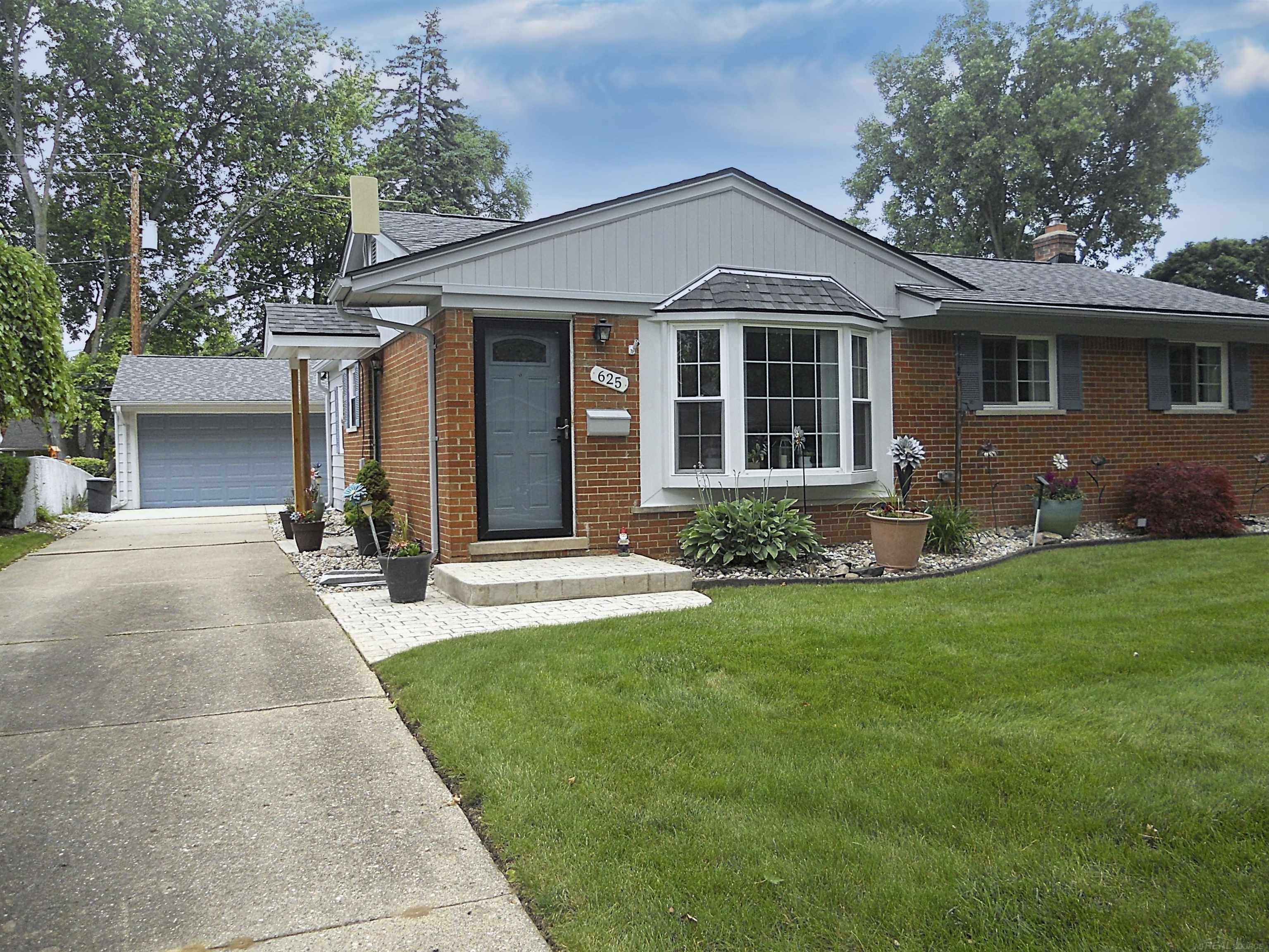 625 Rewold Drive Rochester, MI 48307 - Photo 69 of 69 50213110-c0c39186-44c6-4d25-8040-780e1efc1f5f.JPG