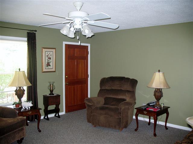 215 Valley View Road Dover, TN 37058 - Photo 5 of 19 Living Room