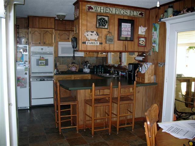215 Valley View Road Dover, TN 37058 - Photo 7 of 19 Kitchen w/snack bar