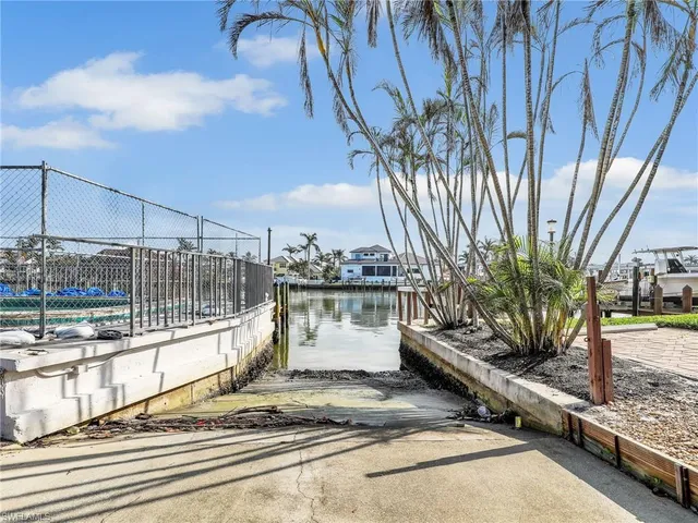 $12,000,000 | 10540 Gulf Shore Drive, Naples, FL 34108