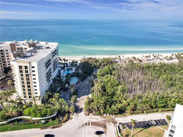 $12,000,000 | 10540 Gulf Shore Drive, Naples, FL 34108