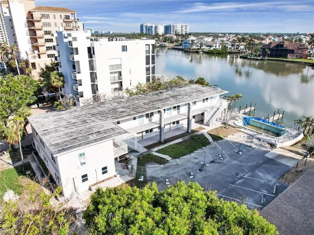 $12,000,000 | 10540 Gulf Shore Drive, Naples, FL 34108