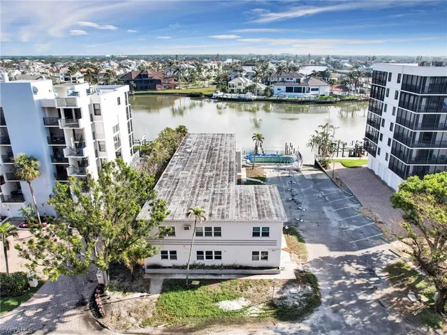 $12,000,000 | 10540 Gulf Shore Drive, Naples, FL 34108