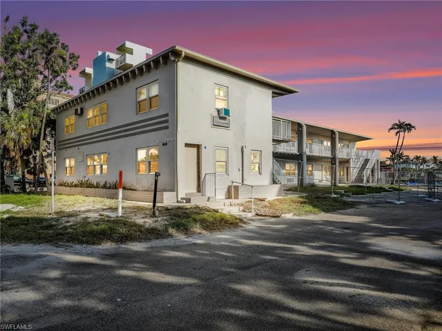 $12,000,000 | 10540 Gulf Shore Drive, Naples, FL 34108