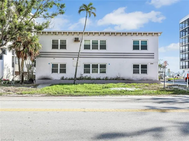 $12,000,000 | 10540 Gulf Shore Drive, Naples, FL 34108