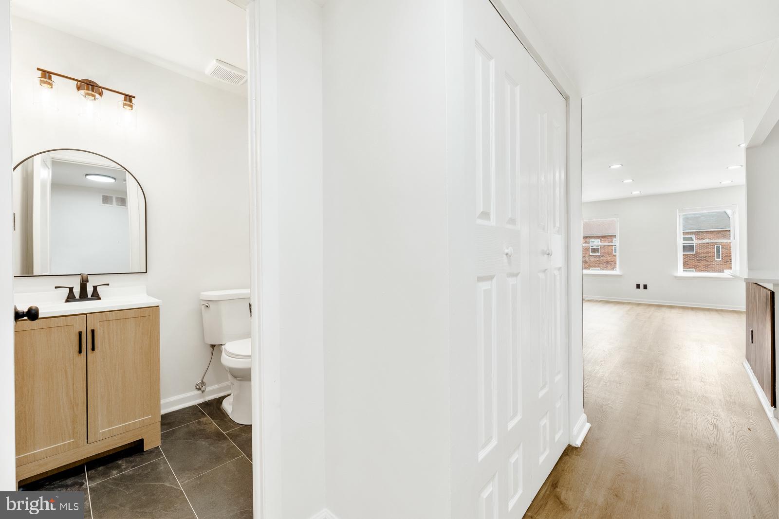 12084 Abby Road Philadelphia, PA 19154 - Photo 27 of 39 2nd Floor Bath