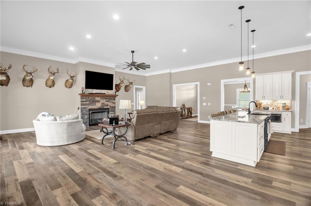 5484 Friendship Ledford Road Winston-Salem, NC 27107 - Photo 5 of 40