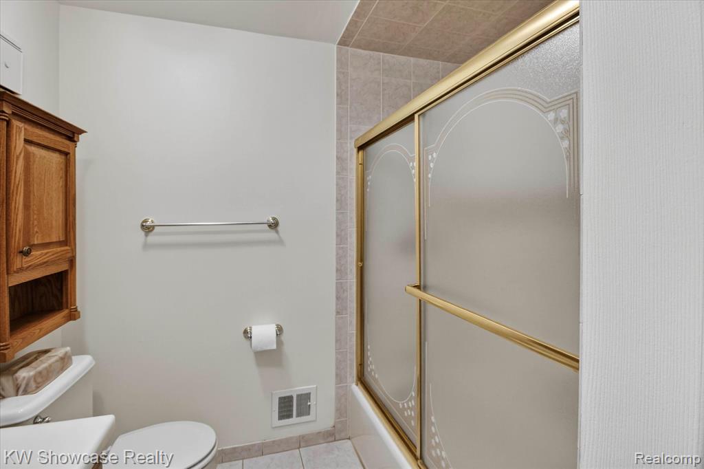 5681 Wedgewood Road Canton, MI 48187 - Photo 16 of 26 Gallery Image 16