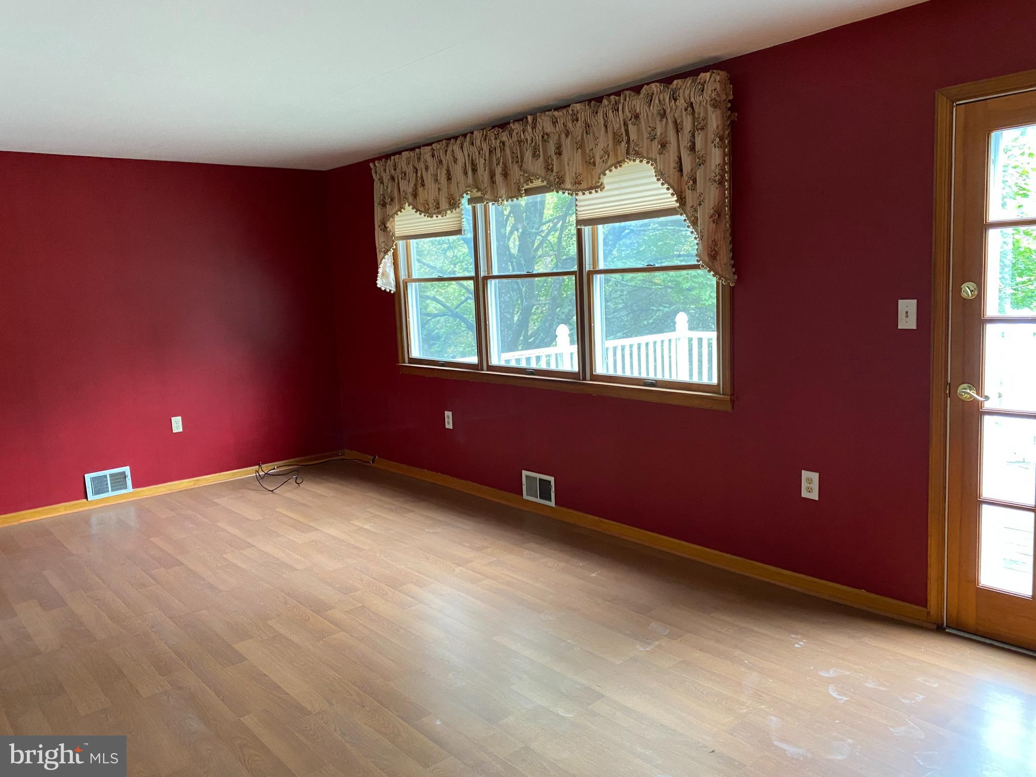 1099 Hollow Road Delta, PA 17314 - Photo 11 of 43 Gallery Image 11
