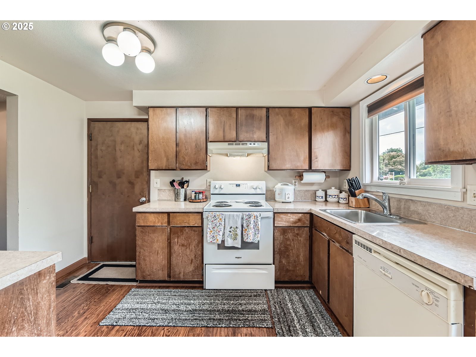 617 Northwest Fariss Road Gresham, OR 97030 - Photo 12 of 28