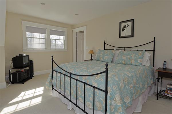 11 Stoddard Road Hingham, MA 02043 - Photo 15 of 22 Gallery Image 15