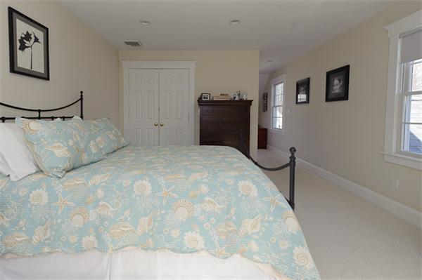 11 Stoddard Road Hingham, MA 02043 - Photo 16 of 22 Gallery Image 16