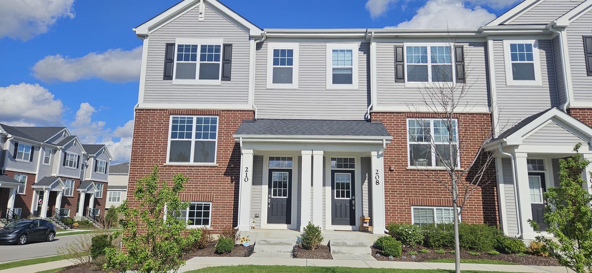 210 Timberleaf Circle Roselle, IL 60172 - Photo 1 of 14 front view of a house