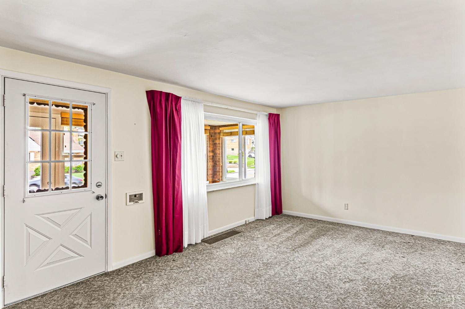 5988 Lawrence Road Cincinnati, OH 45248 - Photo 8 of 26