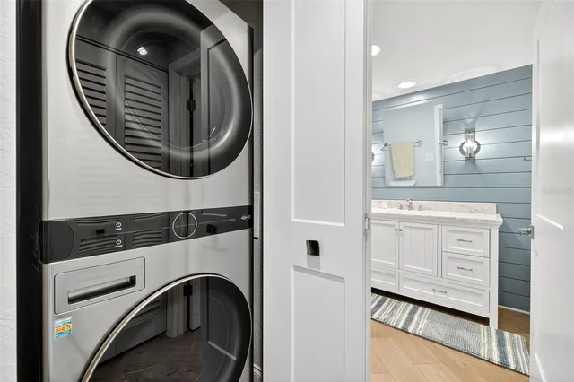 a view of living room washer and dryer