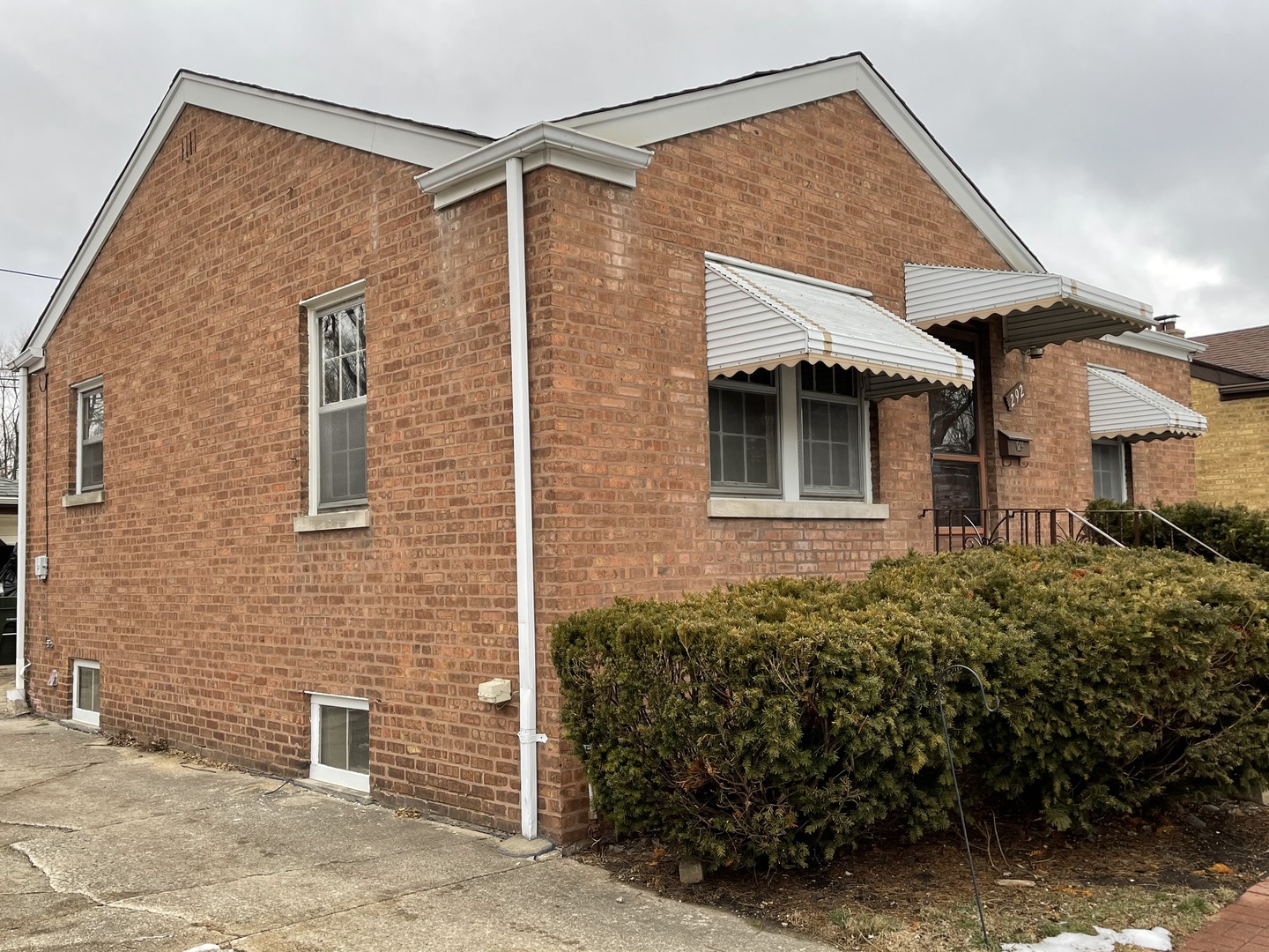 292 East Quincy Street Riverside, IL 60546 - Photo 3 of 22