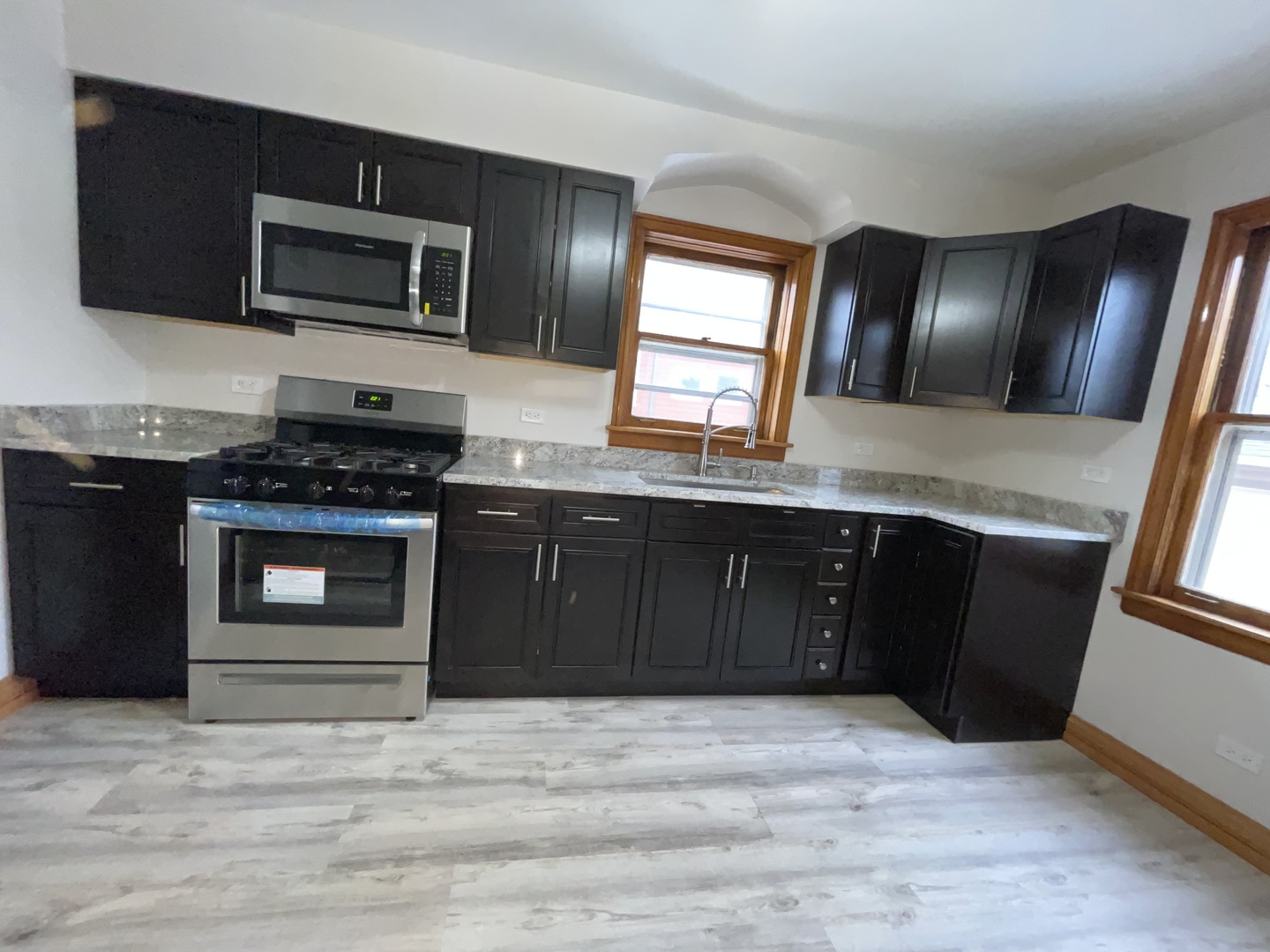 292 East Quincy Street Riverside, IL 60546 - Photo 5 of 22