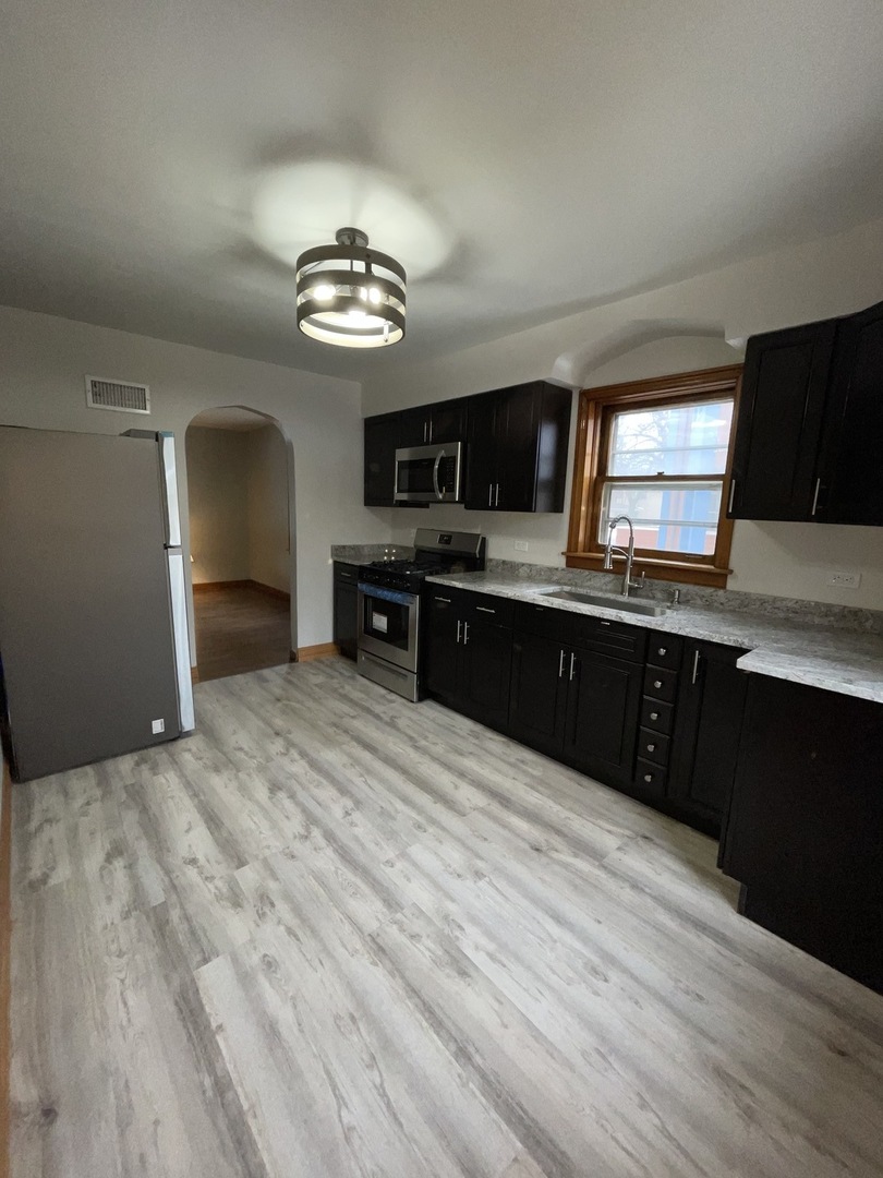 292 East Quincy Street Riverside, IL 60546 - Photo 7 of 22