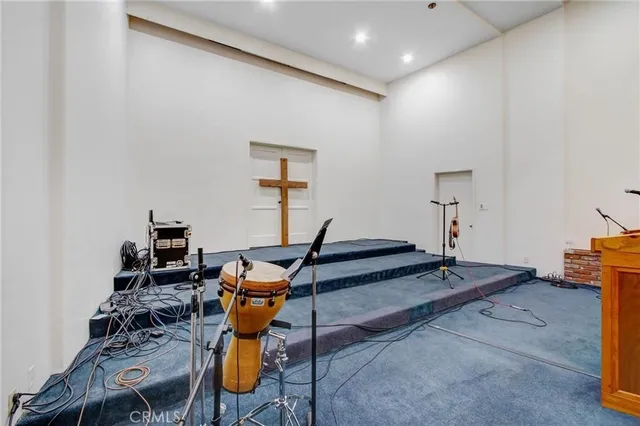 $4,999,999 | 724 South Glenoaks Boulevard, Burbank, CA 91501