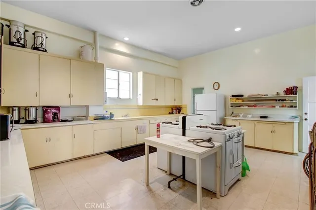 $4,999,999 | 724 South Glenoaks Boulevard, Burbank, CA 91501