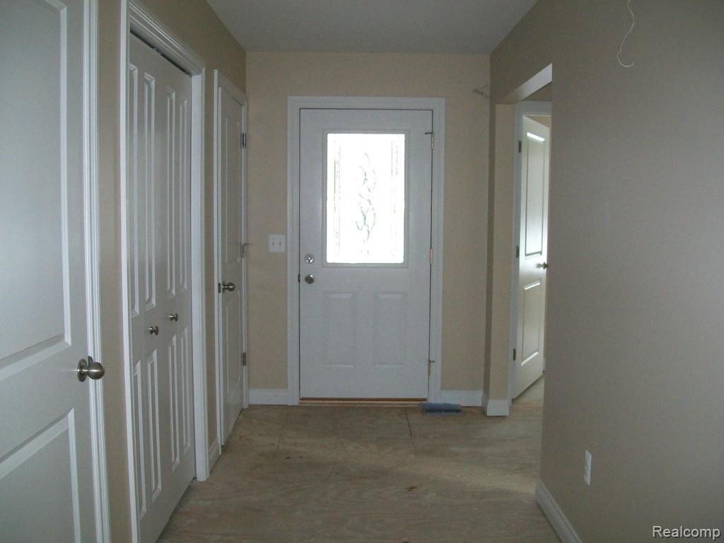 2468 Melvin Avenue Rochester, MI 48307 - Photo 13 of 17 093.jpg