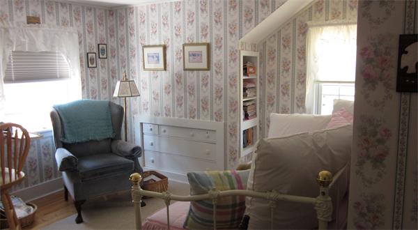 11 Rice Corner Road Brookfield, MA 01506 - Photo 15 of 30 a living room with furniture and a window