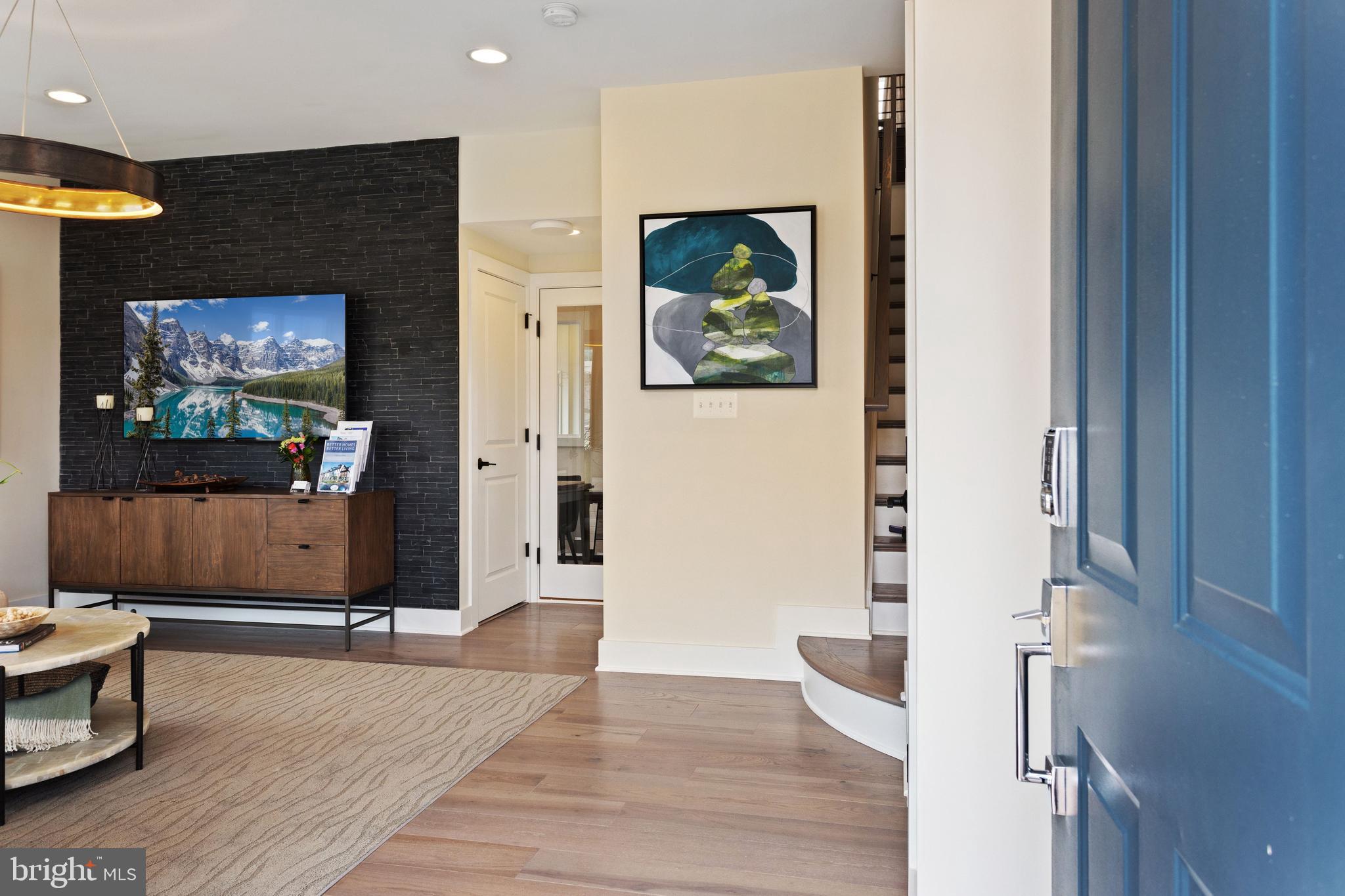 5158 Ridgeview Retreat Drive Chantilly, VA 20151 - Photo 5 of 40