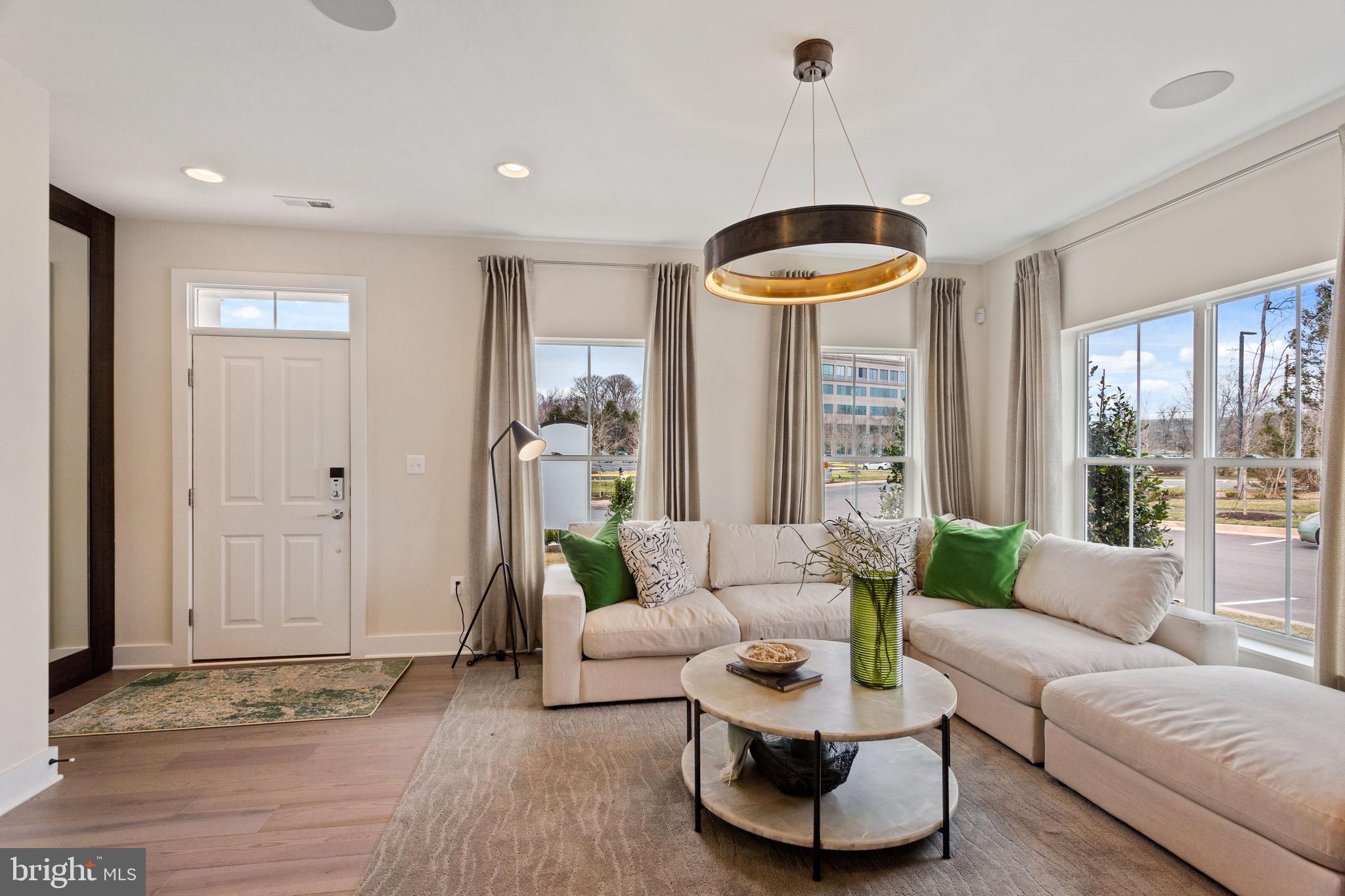 5158 Ridgeview Retreat Drive Chantilly, VA 20151 - Photo 6 of 40