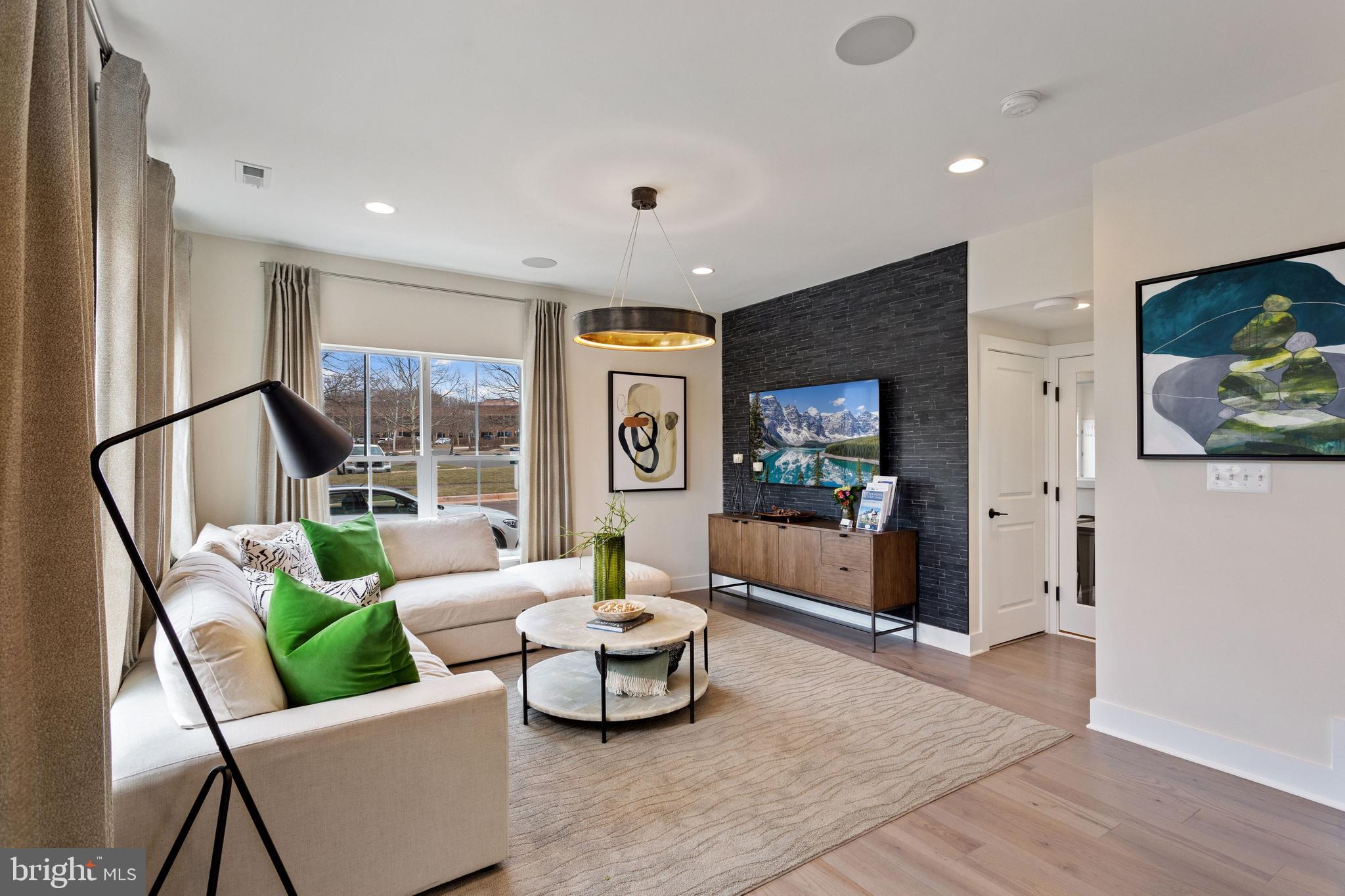 5158 Ridgeview Retreat Drive Chantilly, VA 20151 - Photo 7 of 40