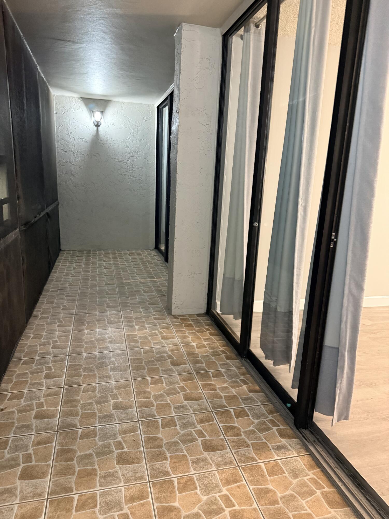 4222 Inverrary Boulevard, Unit 4118 Lauderhill, FL 33319 - Photo 11 of 13 IMG_3409