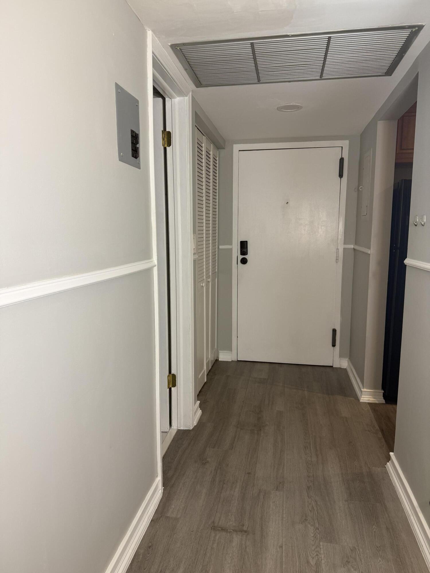 4222 Inverrary Boulevard, Unit 4118 Lauderhill, FL 33319 - Photo 3 of 13 IMG_2055